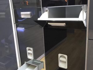 Thùng gạo mặt gương đen
